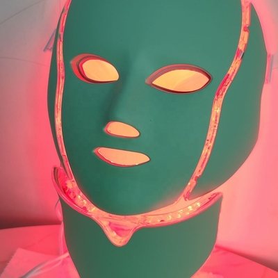Maschera di plastica con 7 colori Terapia con luce a LED per stringere la pelle e ridurre le rughe