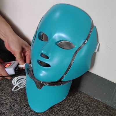 Maschera di plastica con 7 colori Terapia con luce a LED per stringere la pelle e ridurre le rughe