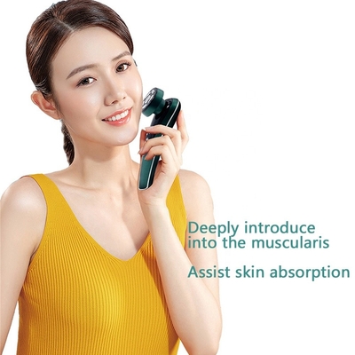 Dispositivo di bellezza RF professionale per un efficace ringiovanimento della pelle e riduzione delle rughe