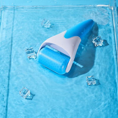 Roller di ghiaccio per il viso per salone di bellezza utilizzando zona di massaggio ringiovanimento della pelle viso occhio corpo