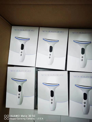 Equipaggiamento di bellezza multifunzione LED Fototerapia Stretta della pelle Massaggiatore di faccia e collo