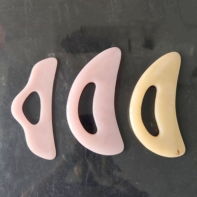 Massaggiatore del collo portatile a forma di cuore Green Jade Guasha Pad con resina di cera d'api